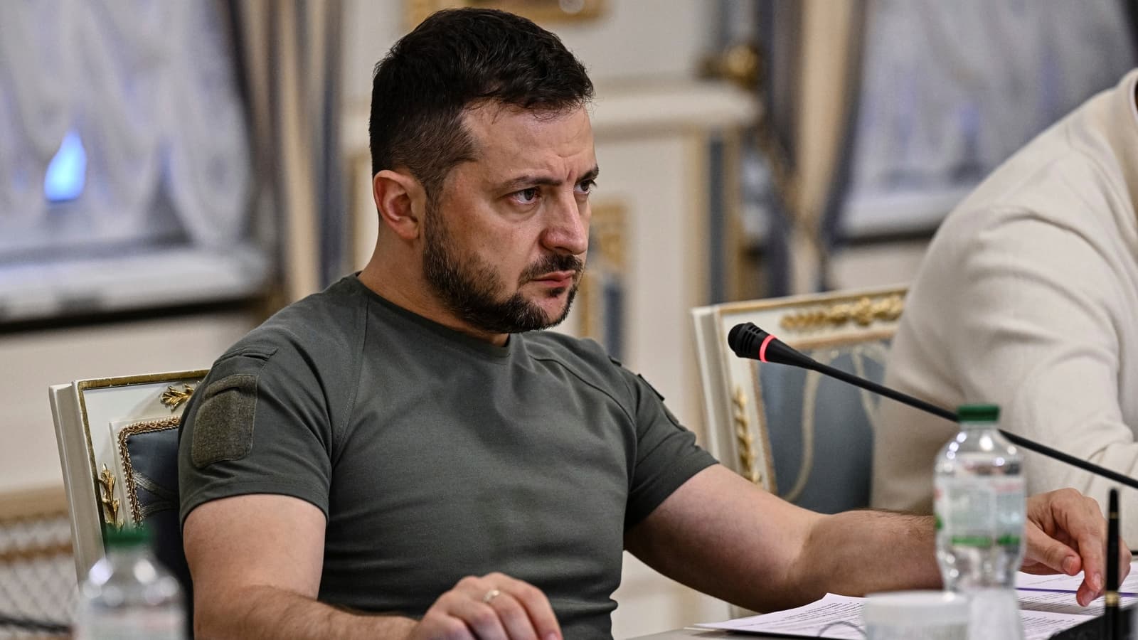 Will Ukraine agree to cede territory to Russia before 2027?